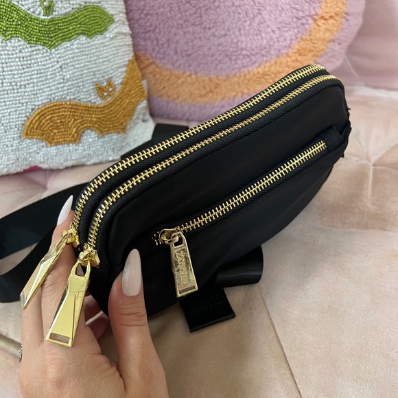 NWOT Black & Gold Belt Bag - Picture 5 of 5